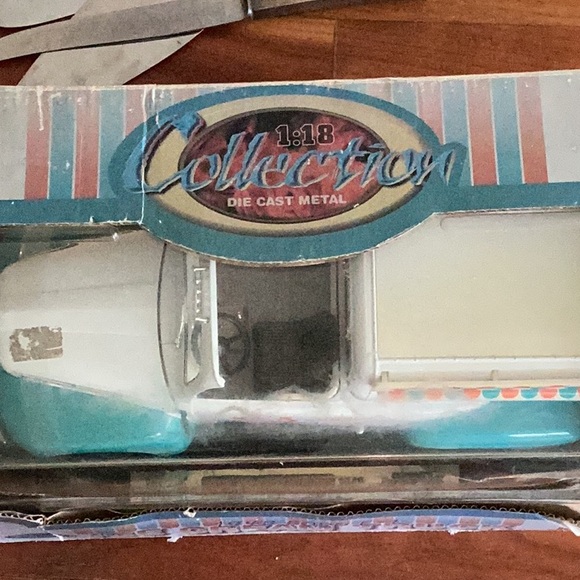 π¨ Deadstock 1948 Ford F1 ICE CREAM TRUCK Howard Johnsonβs NIB - Picture 5 of 16